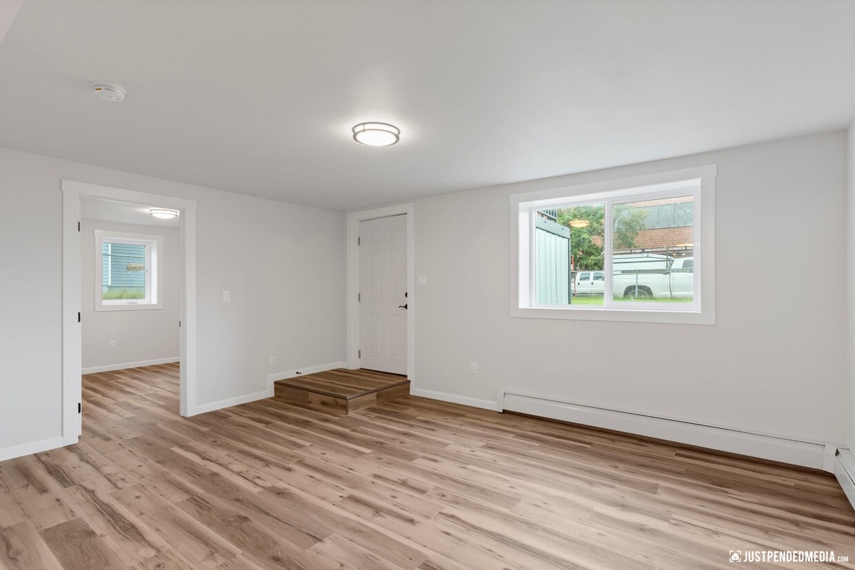 1118 E 10th Ave, Anchorage, AK 99501 Apartments in Anchorage, AK