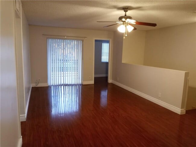 Building Photo - 313 Gardens Dr
