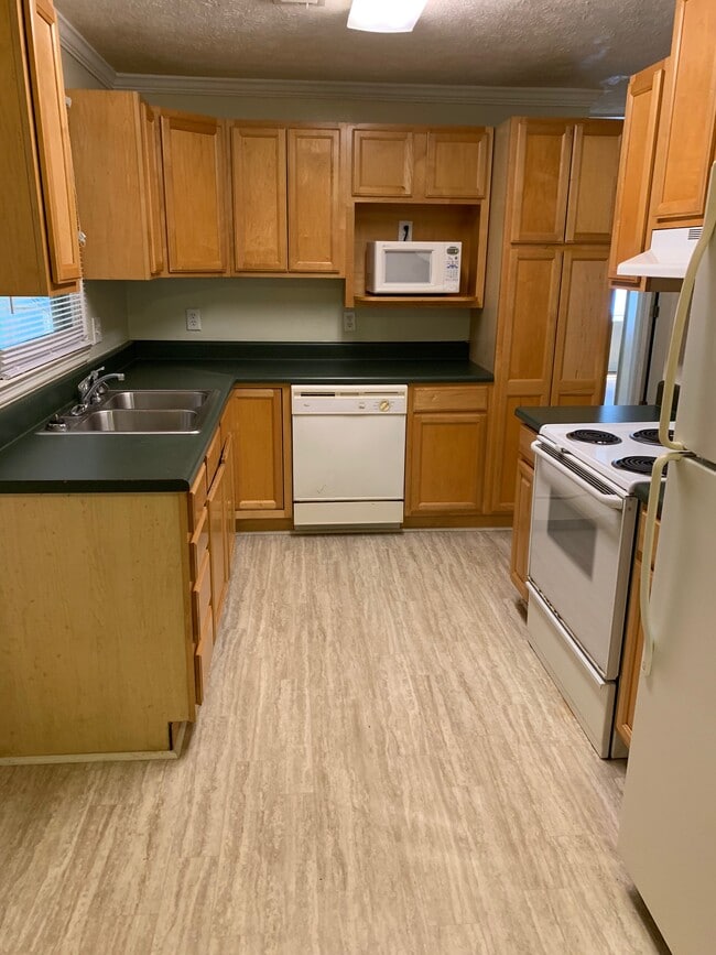 Building Photo - 602 Harper Ave