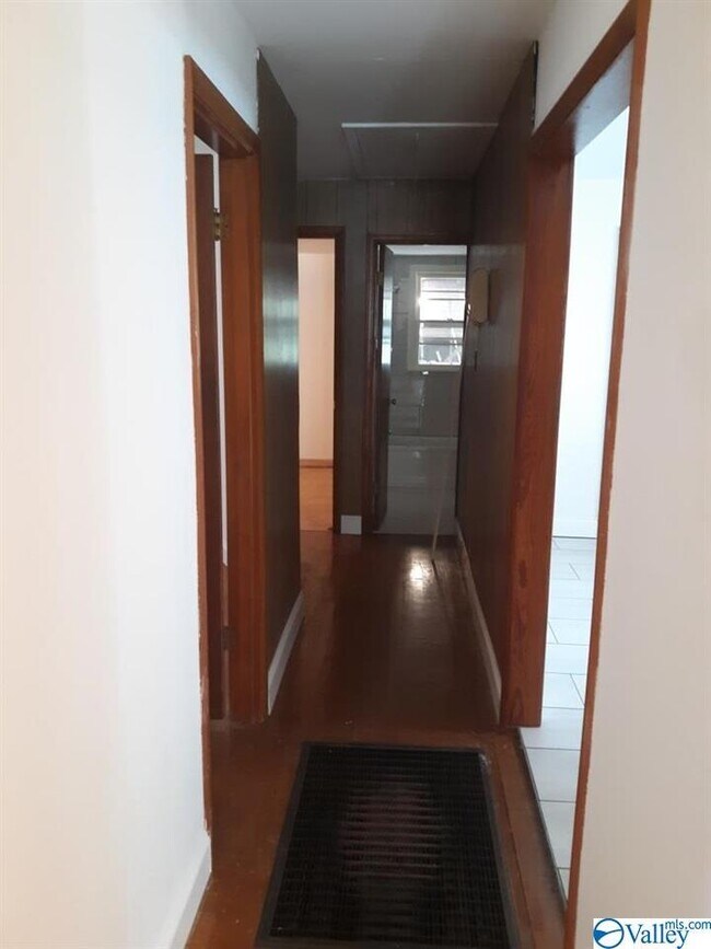 Foto del edificio - 1201 Mckinley Ave NE