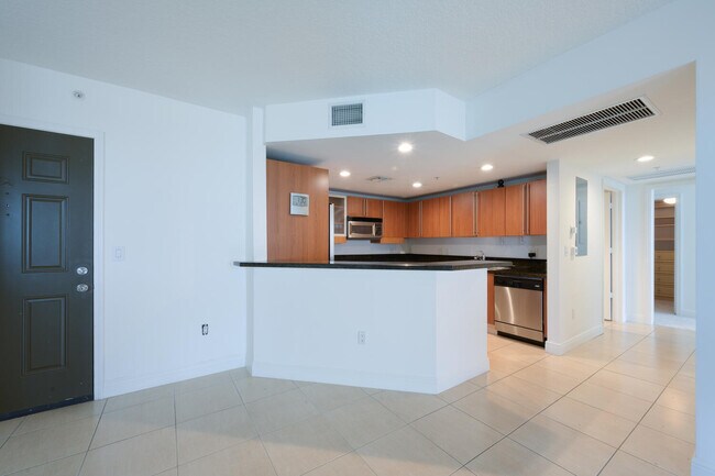 Building Photo - 610 Clematis St
