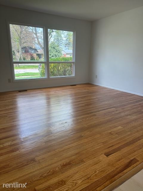 Building Photo - 3 br, 1 bath House - 18 Tower Dr