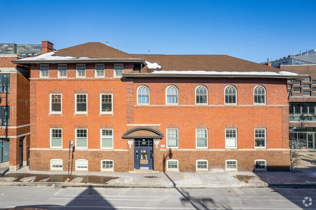 Foto del edificio - 2150 W North Ave