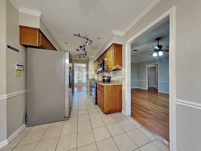 Foto del edificio - 7007 Meadowlands Pl