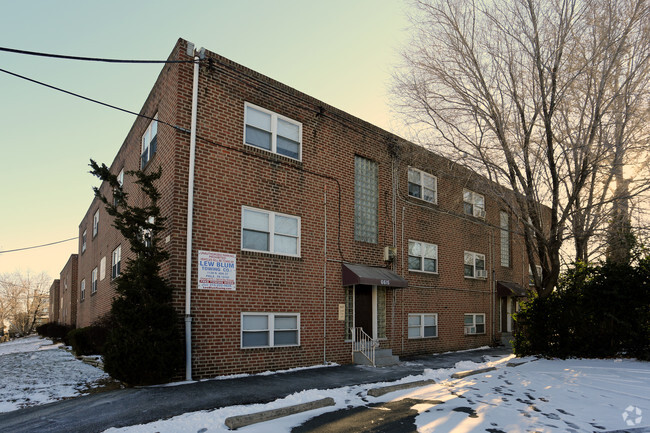 Building Photo - Mayfair Garden Apartments