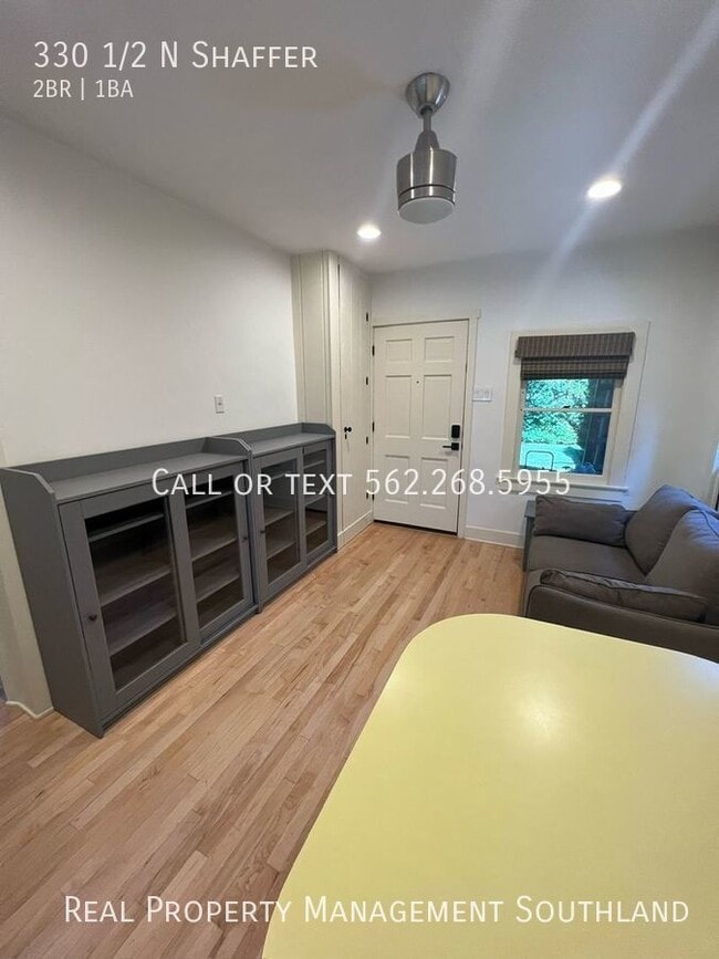Building Photo - Walk to Campus From This Cute 2 Bedroom Ba...