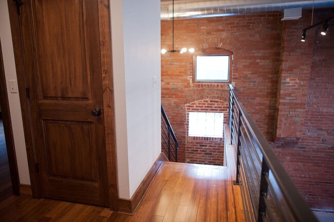 Building Photo - Union Biscuit West - 105