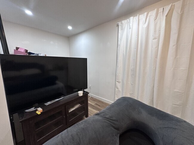 Foto del edificio - 809 Clover Blossom Cir