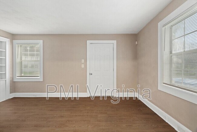 Foto del edificio - 18 Connor Pl