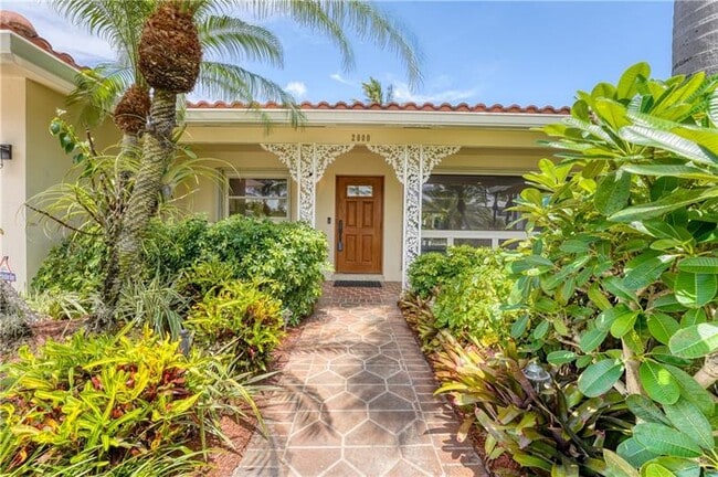 Building Photo - 2000 Admirals Way