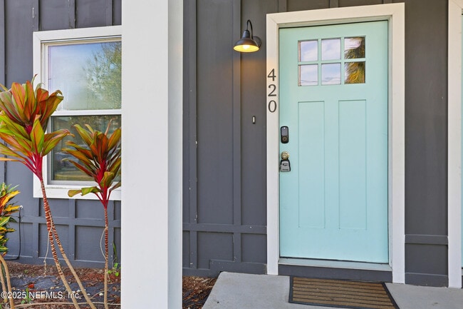 Building Photo - 420 3rd St S