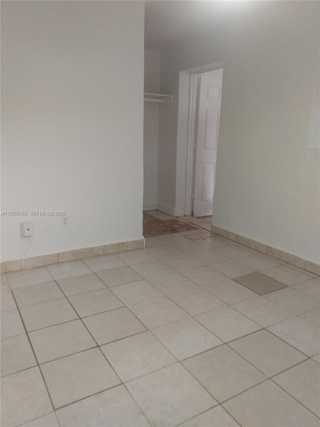 Building Photo - 980 NW 109th St