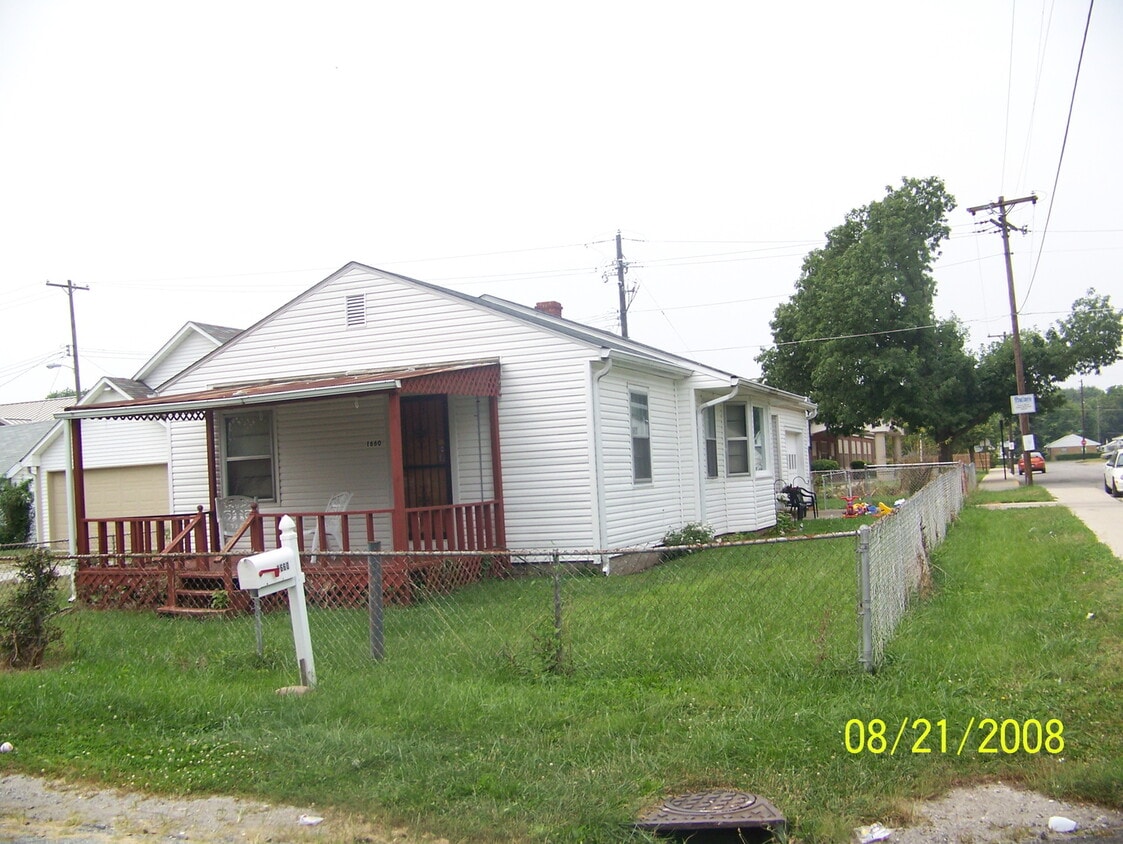 Photo - 1660 Centennial Avenue