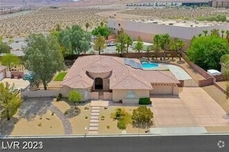 Building Photo - 1062 San Andreas St