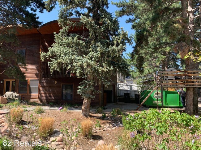 Building Photo - 4 br, 3.5 bath House - 954 7th Street