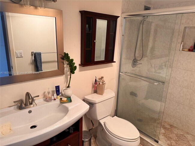 Foto del edificio - 2750 NE 183rd St