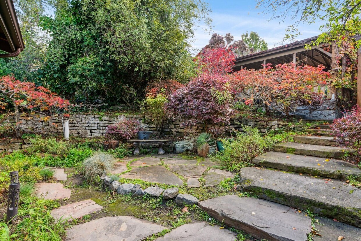 Photo - 385 Moraga Ave (Piedmont, CA)