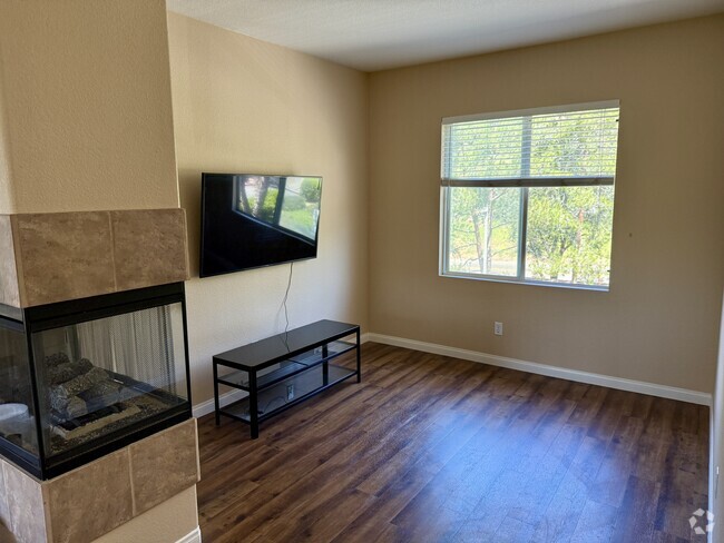 Building Photo - 3177 Dehesa Rd