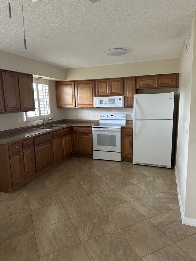 Building Photo - Poinciana Apartments