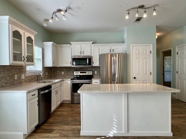 Building Photo - 86 Summer Breeze