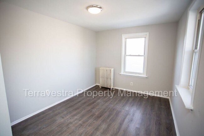 Building Photo - 134  East High St Unit 1