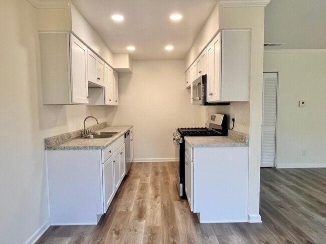 Building Photo - Bridgeport Apartment Homes