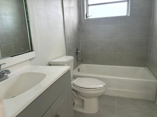 Foto del edificio - 5904 SW 27th St