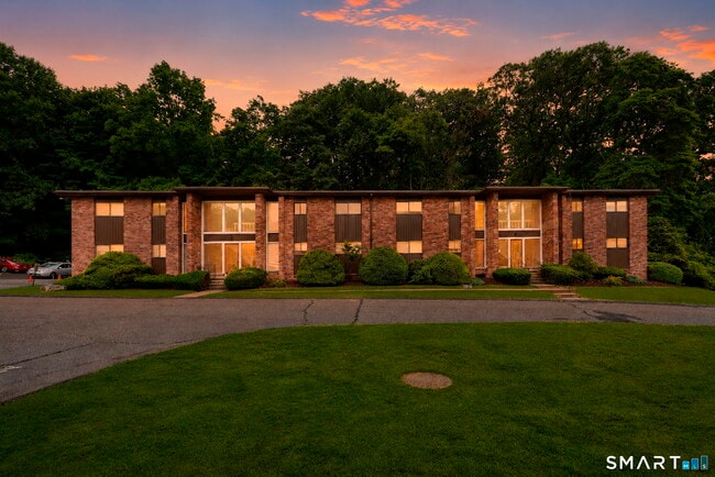 Building Photo - 3 Murphys Ln