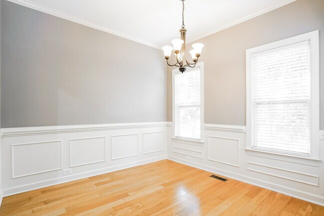 Building Photo - 29 Westcote Ln