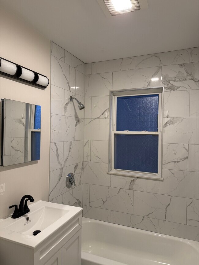 Foto del edificio - 4110 Washington St