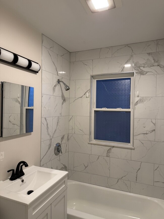 Building Photo - 4110 Washington St