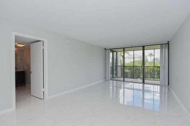 Building Photo - 1605 S US Hwy 1