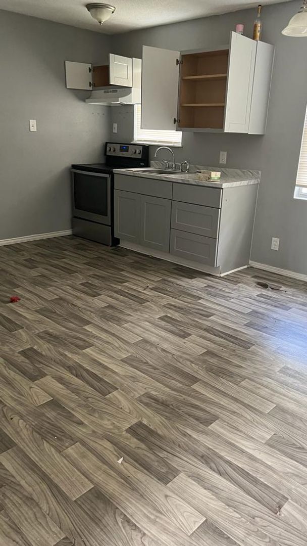 Foto del edificio - 3662 Hemlock Ln