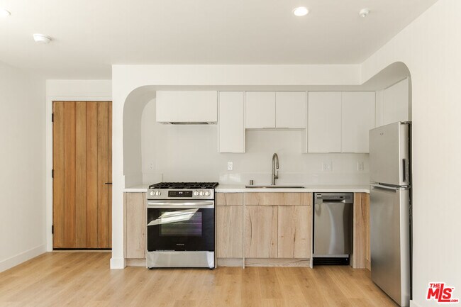 Foto del edificio - 2845 1/2 Marsh St