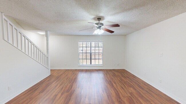 Interior Photo - Cambridge Woods