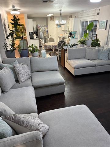 Foto del edificio - 1216 Riverway Ln