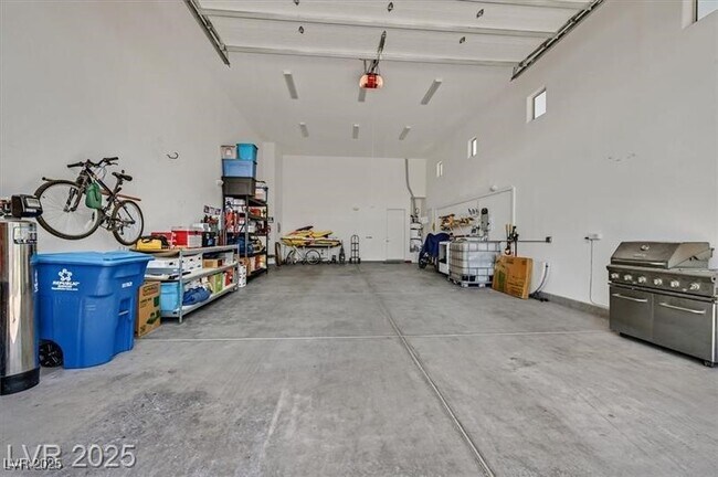 Building Photo - 444 Middlestone Ave