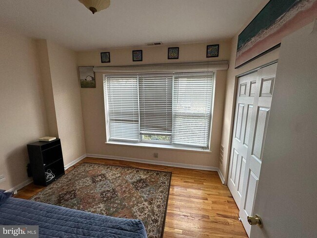 Building Photo - 540 S 48th St