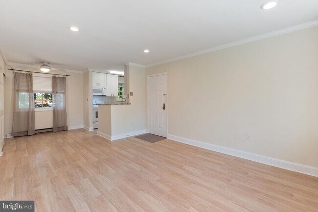 Foto del edificio - 1732 W Abingdon Dr