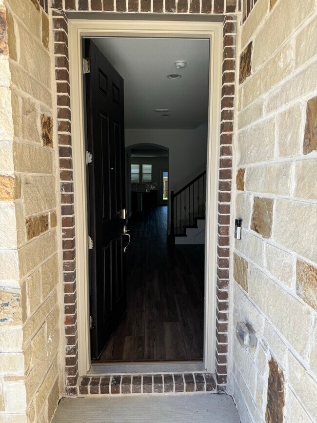 Building Photo - 1540 Echo Blf Dr