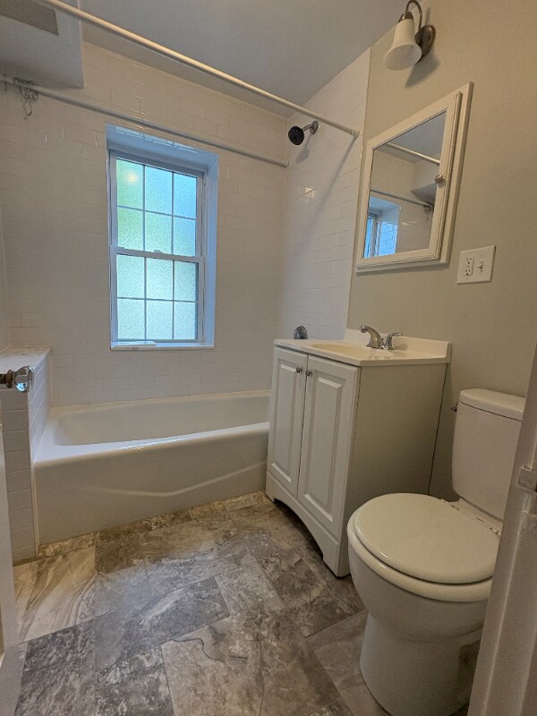 Foto principal - 156 Summer St