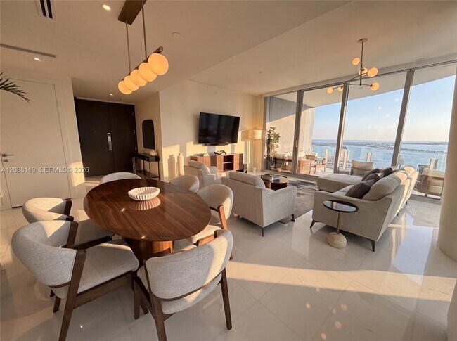 Foto del edificio - 300 Biscayne Blvd Way