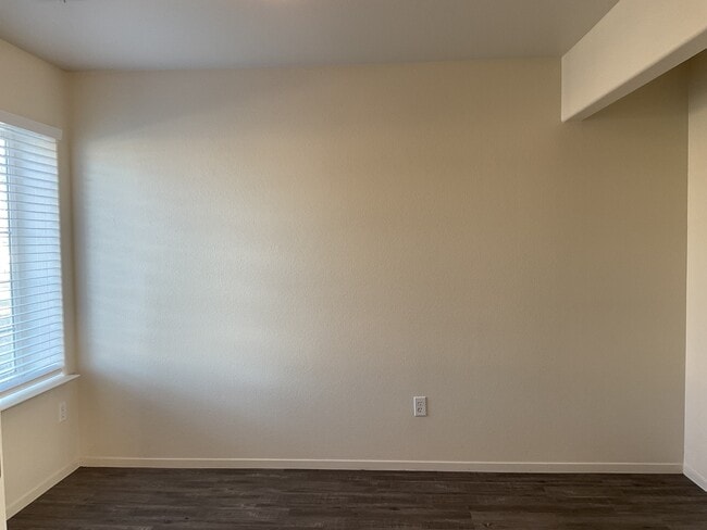 Foto del edificio - 981 Geneva Dr