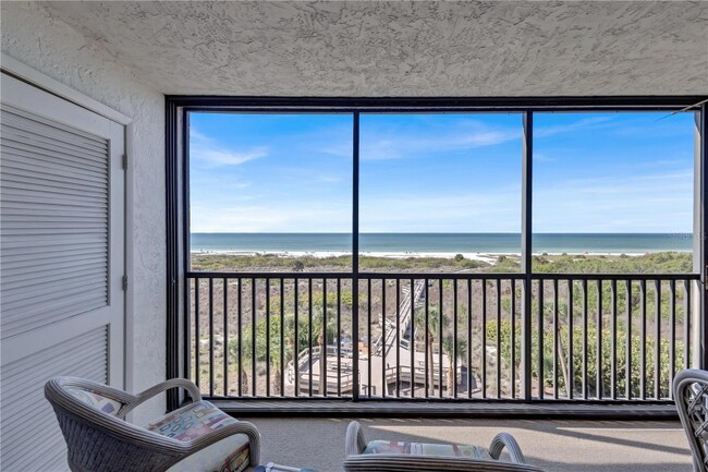 Foto del edificio - 420 Beach Rd