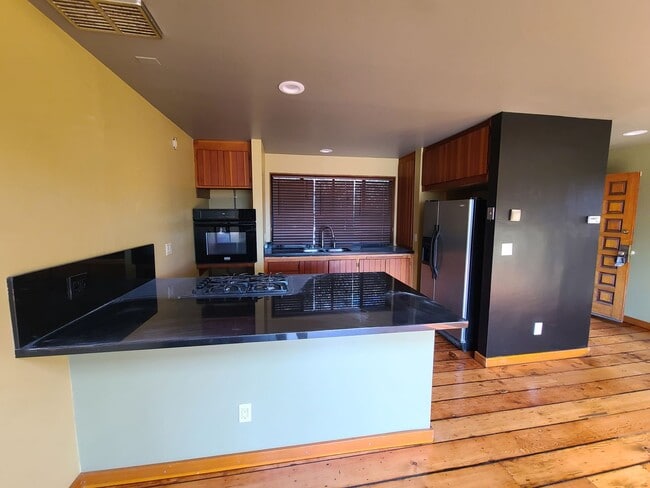 Building Photo - West Richmond/Castro