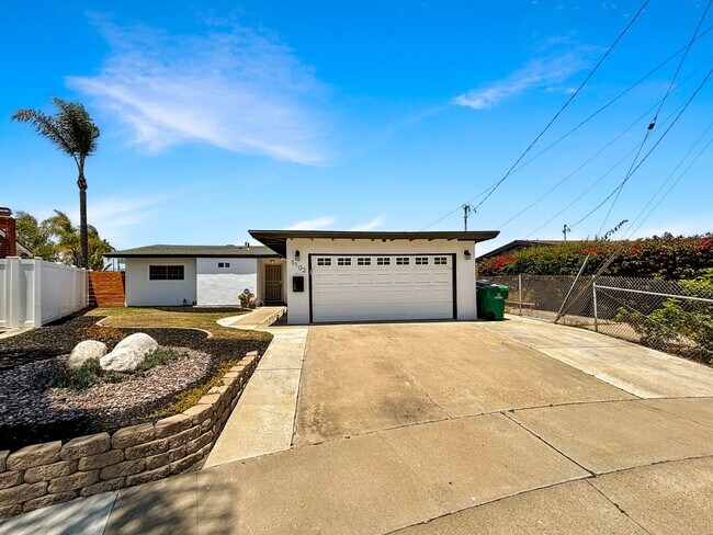 Building Photo - Charming & Spacious 3BD/2BA House in Clair...