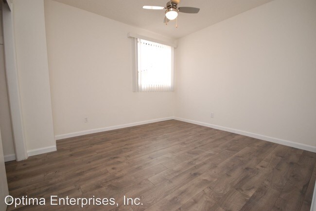 Building Photo - 910 N Orange Grove Ave