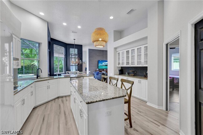 Foto del edificio - 8133 Lowbank Dr