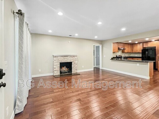 Foto del edificio - 1618 McCarl Ln