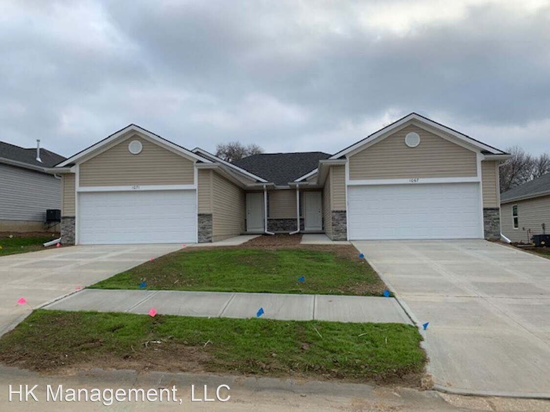 Primary Photo - 4 br, 4 bath House - 1071 N 170th Ave